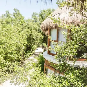 Mamasan Treehouses & 4*, Тулум Мексика
